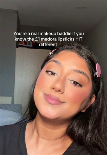 Literally all 🇵🇰 baddies will know #pakistani_tik_tok #lipstick #makeup #fyp