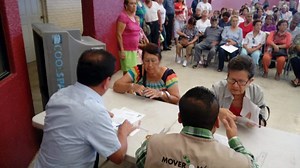 Supervisan entrega de apoyos y renovación del programa 65 y Más