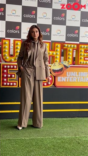 Farrhana Bhatt CUTELY asks the Paps 'Kaise hein aap?' #shorts #farrhanabhatt #viral