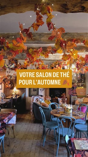 🍂 Le salon de thé s’est paré pour la première fois de couleurs dorées : feuillages, citrouilles et bougies... Venez découvrir l’ambiance automnale lors d’un goûter maison ou un brunch - jusqu'au 16 novembre ❤️ #salondethé #saintcast #autumndays | Les bonheurs d'Eléonore