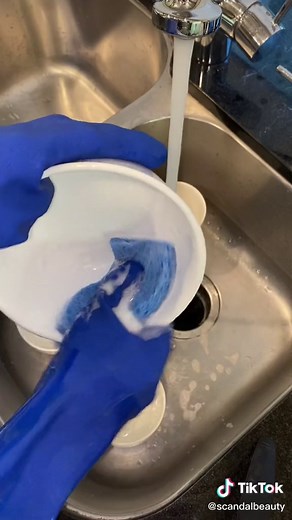 How to Wash Dishes with Nails: A Step-by-Step Guide