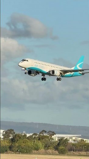 E190AR Landing on Runway 03 @ Perth Airport #embraer #aviation #planespotting