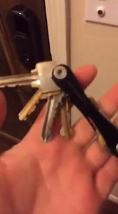 ""I love the KeyCatch, perfect way to hang my KeySmart :) " Zach Rogers, Happy KeySmart Customer www.getkeysmart.com | KeySmart