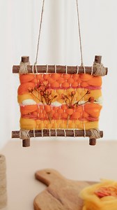 Summer Craft Idea🧵🧶DIY Weaving frame using sticks and string 🧡 This is such a simple craft but looks so pretty! It would make a lovely summer craft to do with your little ones. Keeping the frame quite small and the thread, wool or ribbons really thick and chunky to weave with makes it easier for little hands and doesn’t take as long to fill the frame. I love the colours of this it reminds me of the sunset 😍. 🏷️Crafts, Nature crafts, recycled crafts, Kids Crafts, DIY Decorations, craft ideas