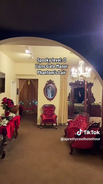 The best hotel rooms for halloween 👻 locations are in California, Idaho, New York, Nevada, and New Hampshire. #themehotel #spookyseason