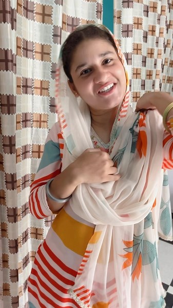 Roop kaur | Ambo: Kamliyee kdo seyane hoye gi😜🤦‍♀️ #ghotraroop #punjabigirl #funnyreels #foryoupage #foryou #trending #viralreels #reelitfeelit #fyp | Instagram