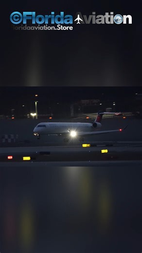 Mitsubishi CRJ-900LR Night Landing at Atlanta ATL Int'l Airport - Plane Spotting #atlantaairport #aviationdaily #aviationvideo #Planes #planespotting #airplanes #airplanespotter #airplanelandings #AirplaneTakeoffs #aviationvideography | Florida Aviation