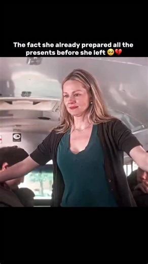 🎥 The Big C (2010–2013) is a acclaimed Showtime dramedy series starring Laura Linney as Cathy Jamison, a suburban teacher diagnosed with terminal melanoma. Facing her prognosis, she rebels against her repressed life, embracing impulsivity, humor, and chaos while hiding her illness from loved ones. Blending dark comedy with raw emotion, it explores family, mortality, and living fully. Genre: Comedy-Drama (Dramedy) Rating: TV-MA; IMDb 8.1/10 Where to watch (as of 2026): Stream on Netflix; also av