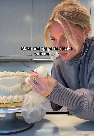 Engagement Cake Ideas and Decorating Tips