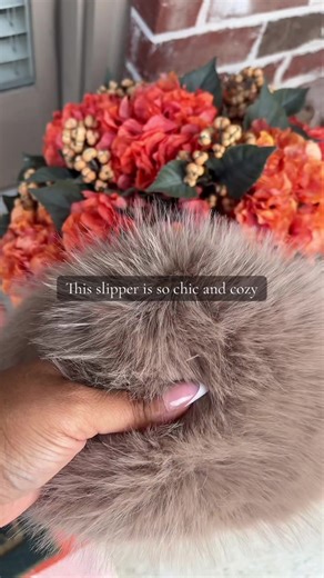 #slippers #fuzzyslippers #slippershoes #tiktokmademebuyit #BauduccoLover