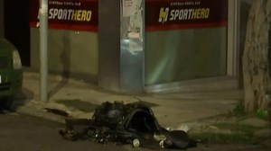 Τραγωδία στην Καισαριανή: Σοκαριστικό τροχαίο δυστύχημα - Μηχανή συγκρούστηκε με ΙΧ - Ένας νεκρός | Athens Magazine