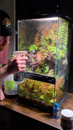 Aquarium and Terrarium Glass Cleaner (Zoo Med Paludarium)