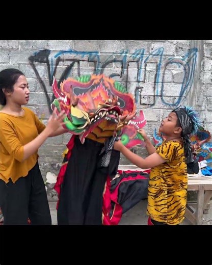 VICHO REVIEWS BARONGAN DEVIL RED SPON