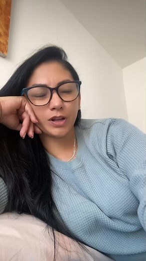 Expressive Hand Gestures Tutorial for Communication Skills