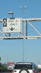 🚨 NEW HOV LAW CHANGES 🚨 Beginning October 1, 2025, AFVs and vehicles with Energy Efficient plates will no longer qualify for the single-occupant HOV lane exemption during restricted hours. These vehicles will need to meet the two-person minimum to use the HOV lane during peak hours. HOV lanes in Arizona are restricted weekdays from 6 a.m. to 9 a.m. and from 3 p.m. to 7 p.m. Vehicles that are exempt from occupancy rules are motorcycles, public transit buses, emergency vehicles used by first res