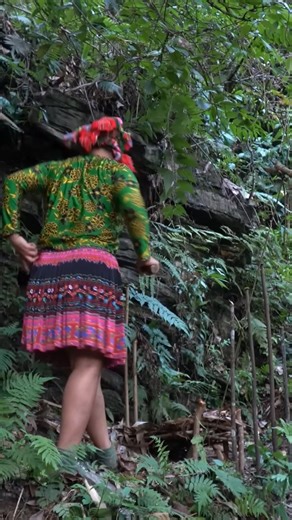 4.9K views · 55 reactions | face the enemy, in the jungle, hunting, trapping wild animals, primitive survival phượng pú #survival #hunting #fishing #food | I Am Primitive | Facebook