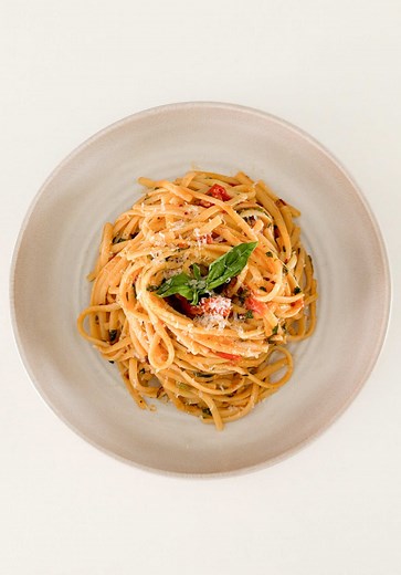 Lemon Butter Tomato Linguine with Caraway Pan