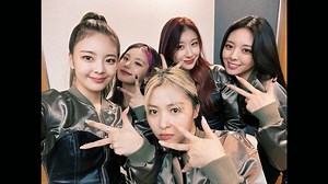 mei on Instagram: "mnet not giving itzy the best performace award meanwhile itzy's perfomance having the most views and counting. also trending worldwide"