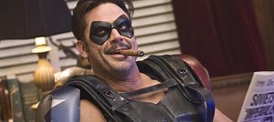 Watchmen | Jeffrey Dean Morgan aparece com máscara do Comediante e brinca com "retorno" - Jovem Nerd