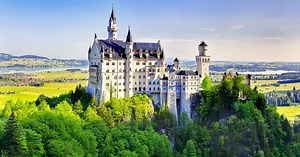 From Munich: Neuschwanstein & Linderhof Castle Full-Day Trip | GetYourGuide