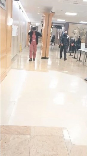 Brooklyn Walking inside Methodist Hospital Spaziergang Methodist Hospital New York