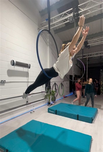 First ever barrel roll 😊 #hoop #aerialhoop #barrelroll #aerialist