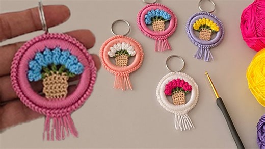 Easy crochet tree ornament: keychain, bag charm & gift idea