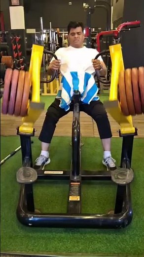 Back Exercise -Seated Back Rowing