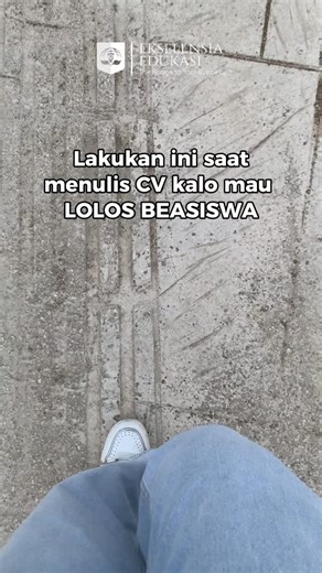 Ekselensia Edukasi | Persiapan Kuliah di Turki on Instagram: "Penulisan CV yang baik sangat berpengaruh pada seleksi beasiswa YTB & TDV di Turkiye, lakukan hal ini: 1. Ringkas & Padat: Maksimal 1-2 halaman. Jika pengalaman kurang dari 5 tahun, usahakan cukup 1 halaman. 2. Format File: Selalu simpan dalam bentuk PDF (agar layout tidak berantakan saat dibuka di perangkat lain), kecuali diminta format Word. 3. Font Profesional: Gunakan font yang mudah dibaca (Sans Serif seperti Arial, Calibri, Helv