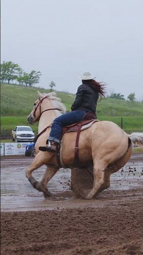 Barrel Racing in the Rain #rodeo #horse #barrelracing