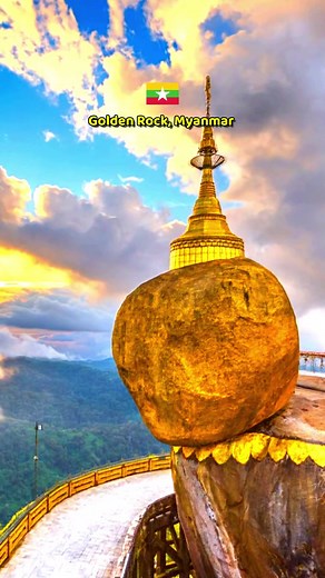 📍 Golden Rock, Myanmar 🇲🇲 A sacred boulder balancing on the edge of a cliff, defying gravity for centuries. One of the most spiritual and mysterious places on Earth. ✨ A truly unreal place. 📍 Golden Rock, Myanmar 🇲🇲 Cette roche sacrée semble défier la gravité depuis des siècles. Un lieu spirituel unique, perché au sommet de la montagne de Kyaiktiyo, où foi et mystère se rencontrent. ✨ Un endroit irréel que peu de gens ont la chance de voir. 📍 โกลเด้นร็อก เมียนมา 🇲🇲 ก้อนหินศักดิ์สิทธิ์ที