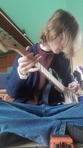 #stitch with @Birdie Wood nirvana reference 😱😱😱😱😱 #nirvana #inutero #heartshapedbox #guitar #cz #meme