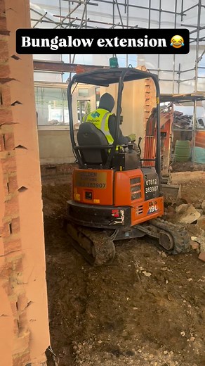 Our little bungalow extension 😂 with 4 different levels to contend with and the easiest neighbour’s 🫣 it’s a challange , but we fight on and the end result will be worth it 💪💪💪 Watch this space #construction #renovationproject #buildingdreams #constructionlife #thursdsy #christmas #extension #interior #london #letsgo #keepmoving #riseup | Hodgson Construction