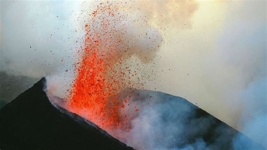 Europas höchster aktiver Vulkan hautnah: abenteuerlicher Urlaub auf Sizilien