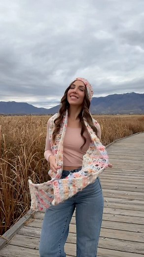 The Boxy Blooms Bonnet Set will be out on November 20th! 🤗 The free pattern will be on my blog, a kit with @lionbrandyarn and a video tutorial on my @youtube channel! It’ll also be in my @etsy shop and Ravelry. 🥰 Head to my blog now to subscribe so you don’t miss it!! 💗 #crochet_pattern #crochetersoftheworld #lionbrand #lionbrandyarn #crochet #crochetgoodness #crochetaddicted #crochetersofinstagram #crochetpattern #crochetdesign #crochetdesigner #yarnaddiction #crochetallthethings #crochetwip