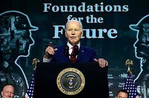 Biden reads out ‘pause’ instruction during speech to union members in gaffe reminiscent of Ron Burgundy