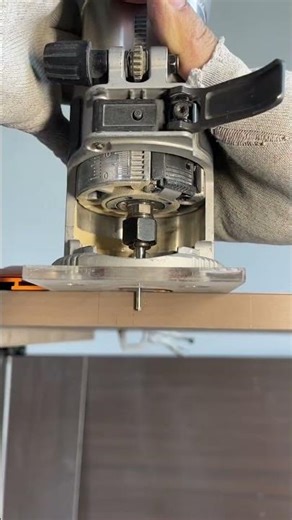 Simple method to cut right angles on-site with a router