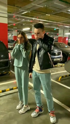 who is it кто это?😱😱😱 #маньяк #moniac #911 #help #помощ