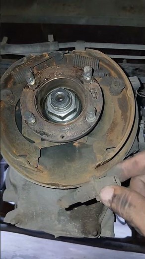 how to remove hand brake spring and just #isuzumechanic #automobile