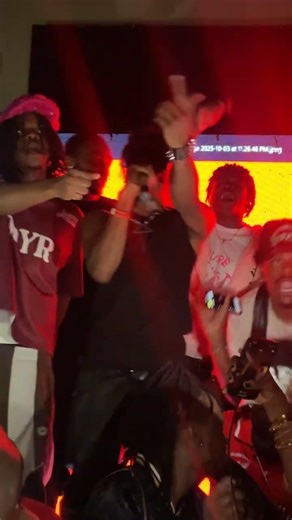 Monochrome performing "COMPUTER" @UNRLSD