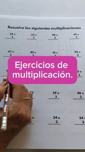 "Ejercicios para aprender a multiplicar" 🧑‍🏫 Estas son actividades sencillas para practicar el algoritmo de la multiplicación y aprender las tablas. ✖️ Entrena la memoria de trabajo la cual es fundamental en el pensamiento matemático. 🧠 Si te gusta es actividad dale like. #matematicasfaciles #multiplicacion #aprender #mecanización #docentes #escuela #primaria #multiplicar #lastablasdemultiplicar #maestradesegundo #MaterialEducativo #tercerodeprimaria #videoeducativo | Ducasidad Materiales pa