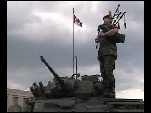 Bagpipe Soldier on the Tank