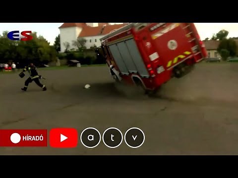 Felborult egy tűzoltóautó a diákoknak tartott váci bemutatón