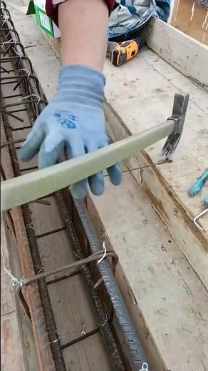 Mastering the Hammer: Construction Workers' Expert Techniques