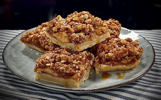 Salted Caramel Apple Bars