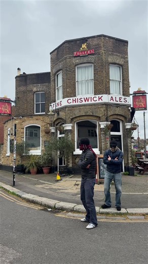 Erhältlich auf ➡️www.casualfit.de⬅️ #casual #greenstreethooligans #stadion #stoneisland #deutschland