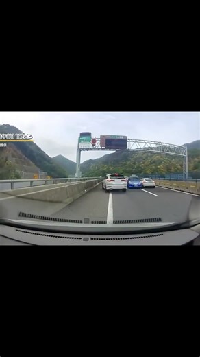 新名神で撮影された外人逆走車のせいで大惨事に #ドライブレコーダー #ドラレコ #事故 #危険運転 #当て逃げ #車載動画