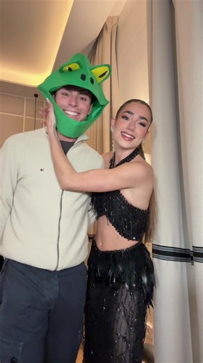 Después lo convertí en príncipe jiji | dressing as princess in clothes