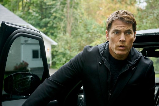 The Cast & Characters of SurrealEstate, Explained