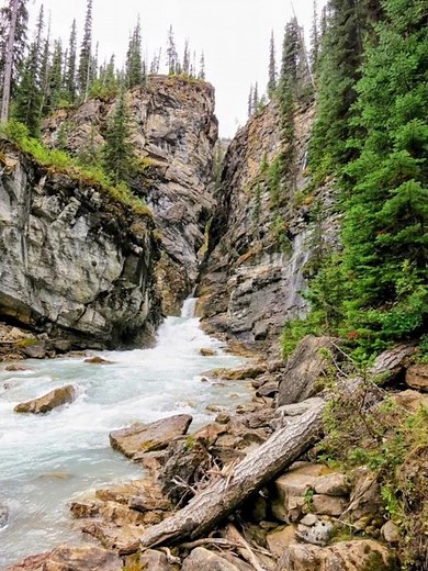 Beautiful Landscapes Yoho National Park Amazing Mountain Scenery Waterfalls #travel #nature #hiking